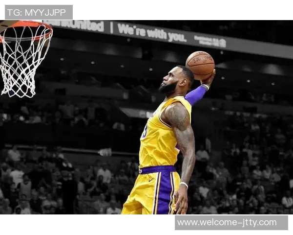 詹姆斯以成熟决策为主题的广告展现与过去愚蠢选择的和解之路