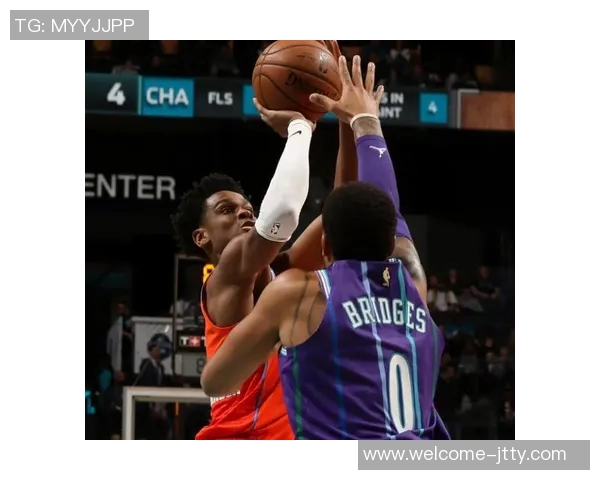 黄蜂次节狂潮发力36-12净胜步行者24分半场领先优势扩大至21分 黄蜂次节狂潮发力36-12净胜步行者24分半场领先优势扩大至21分